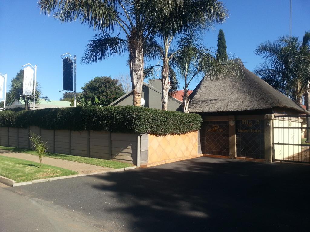 Big "5" Guesthouse Kempton Park Exterior foto