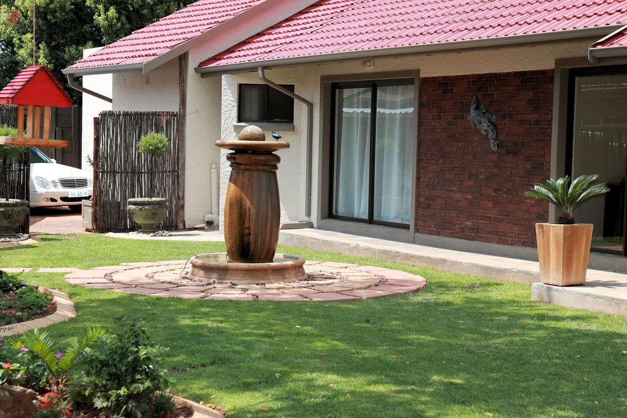 Big "5" Guesthouse Kempton Park Exterior foto