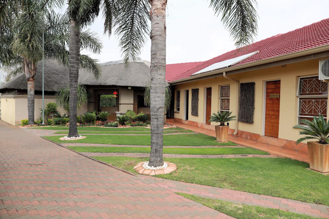 Big "5" Guesthouse Kempton Park Exterior foto