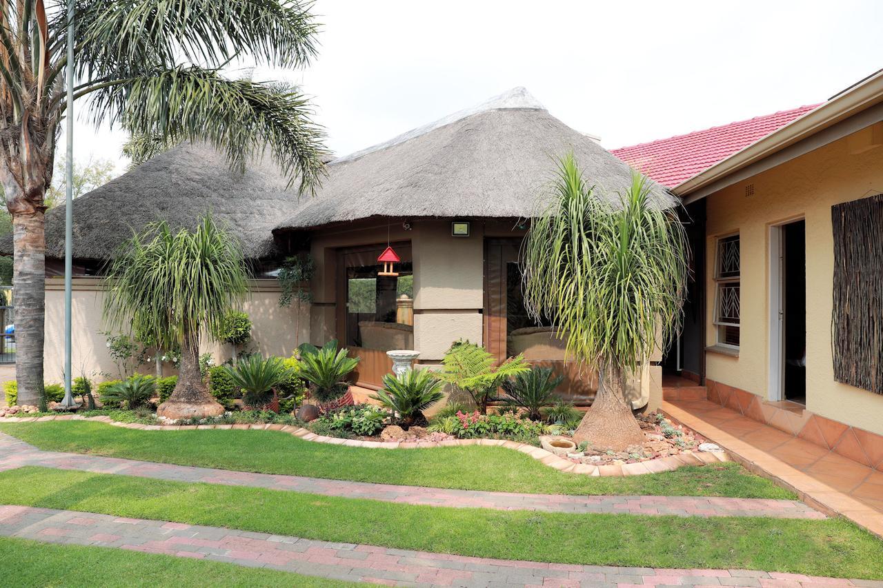 Big "5" Guesthouse Kempton Park Exterior foto